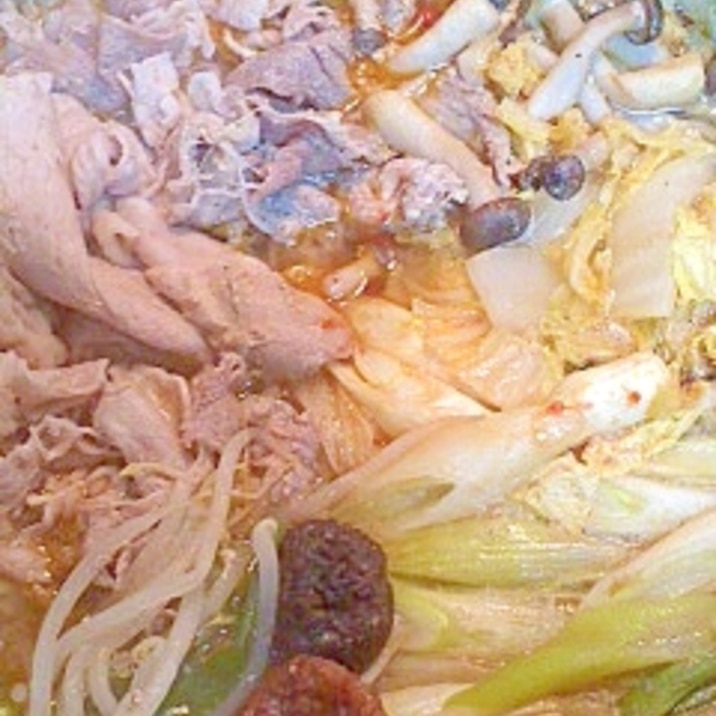 ヒガシマルうどんスープで 豚ピリ辛鍋
